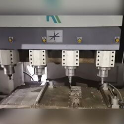 Korean four-axis engraving and milling machine with tool magazine German Yage 5.5kw spindle speed 30000 rpm Negotiable price Korean four-axis engraving and milling machine with tool magazine German Yage 5.5kw spindle speed 30000 rpm Negotiable price