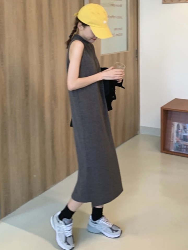 三角衣柜 开叉打底背心连衣裙 三角衣柜 开叉打底背心连衣裙