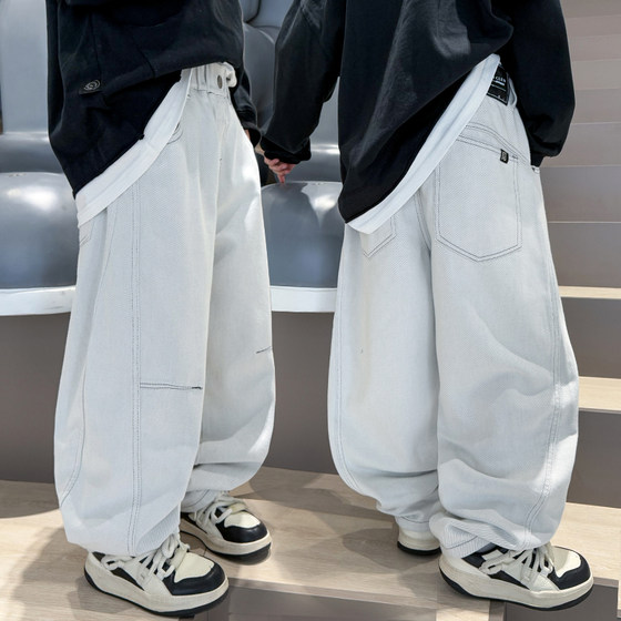 Boys jeans washing medium-sized children's early autumn and autumn clothing classic big children's clothing handsome Korean style paired with wear-resistant teenagers
Boys jeans washing medium-sized children's early autumn and autumn clothing classic big children's clothing handsome Korean style paired with wear-resistant teenagers