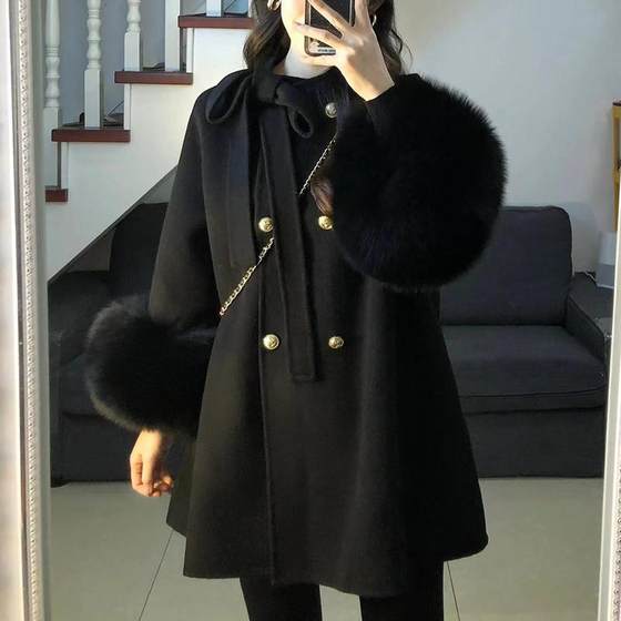 Rich daughter black tweed cloak coat for women with high-end mid-length small fragrant style fur coat thick autumn and winter style
Rich daughter black tweed cloak coat for women with high-end mid-length small fragrant style fur coat thick autumn and winter style