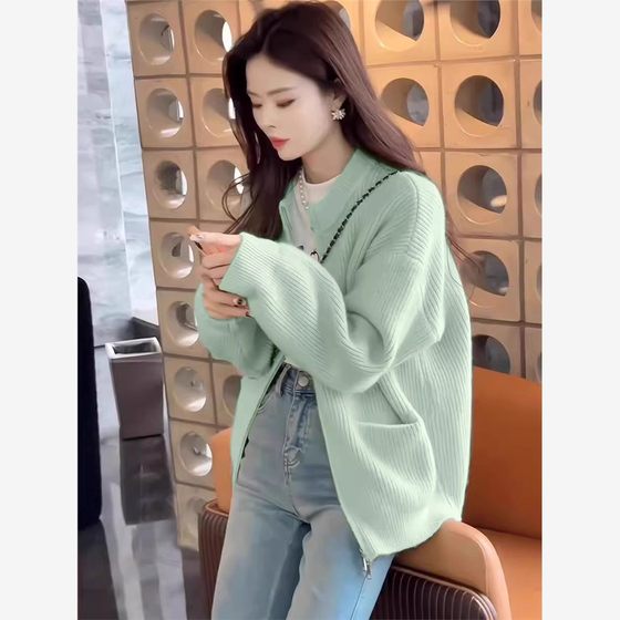 Women's knitted sweater cardigan 2025 spring, autumn and winter new loose lazy mid-length high-end small jacket
Women's knitted sweater cardigan 2025 spring, autumn and winter new loose lazy mid-length high-end small jacket