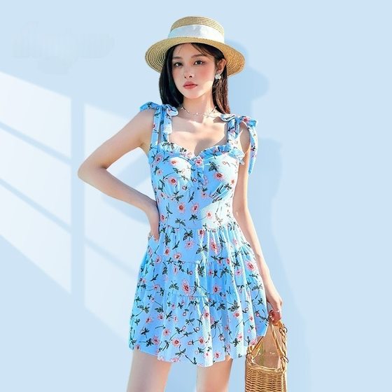 One-piece swimsuit women's floral suspender slim skirt style backless small breasts gather pure desire vacation swimsuit manufacturer
One-piece swimsuit women's floral suspender slim skirt style backless small breasts gather pure desire vacation swimsuit manufacturer