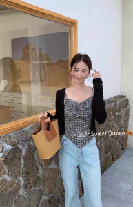 SQ Thirteen Lines 2025 French retro plaid long-sleeved top for women slim and versatile base shirt two-piece set 
SQ Thirteen Lines 2025 French retro plaid long-sleeved top for women slim and versatile base shirt two-piece set