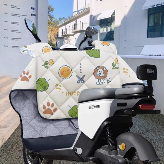 Electric vehicle windshield, winter velvet thickened waterproof battery motorcycle riding cold protection windshield for all seasons
Electric vehicle windshield, winter velvet thickened waterproof battery motorcycle riding cold protection windshield for all seasons