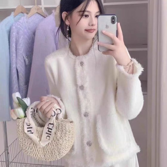 New autumn and winter small fragrance style v-neck tassel mink sweater jacket for women loose versatile long-sleeved knitted cardigan
New autumn and winter small fragrance style v-neck tassel mink sweater jacket for women loose versatile long-sleeved knitted cardigan