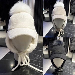 2025 New Golf Hat Women's Autumn and Winter Cold-resistant Ear Protection Warm Top Hat Fashion Logo Sports and Leisure Hat 
2025 New Golf Hat Women's Autumn and Winter Cold-resistant Ear Protection Warm Top Hat Fashion Logo Sports and Leisure Hat