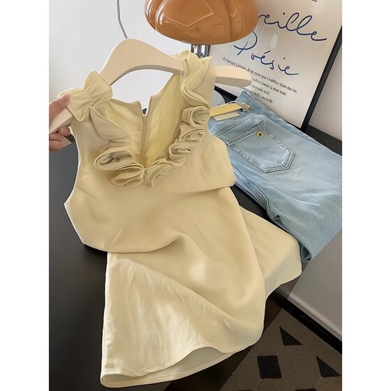 Super recommended ~ Super versatile 2025 summer new French unique three-dimensional flower yellow sleeveless top
Super recommended ~ Super versatile 2025 summer new French unique three-dimensional flower yellow sleeveless top