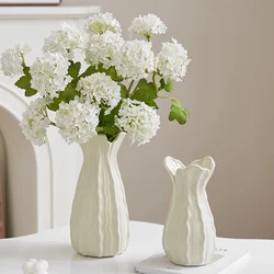 French Retro Minimalist Ceramic Vase, Cream Style, Living Room Dining Table Water-Cultured Flower Arrangement Decorative Vase, High-End Feel French Retro Minimalist Ceramic Vase, Cream Style, Living Room Dining Table Water-Cultured Flower Arrangement Decorative Vase, High-End Feel