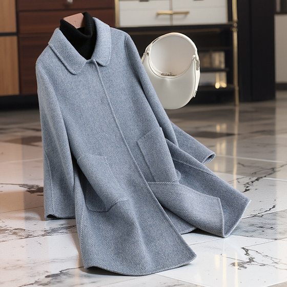 2024 autumn and winter new high-end lady double-sided wool coat for women mid-length mother suit large size woolen jacket
2024 autumn and winter new high-end lady double-sided wool coat for women mid-length mother suit large size woolen jacket
