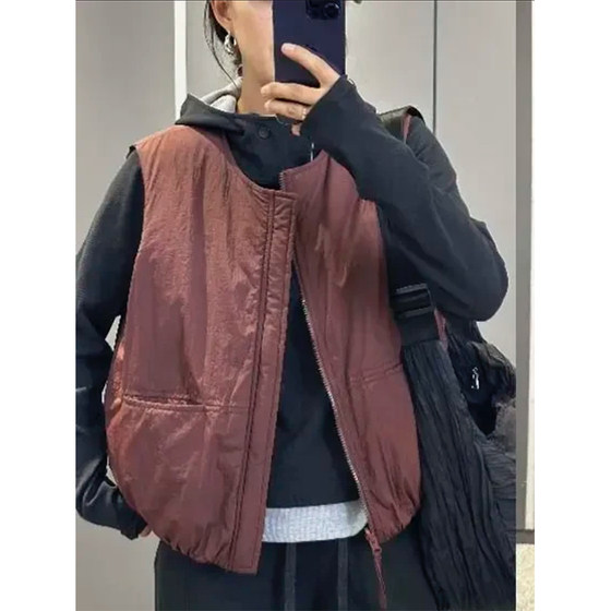 European products wear thin cotton vests on both sides for women in autumn and winter 2025 new loose large version slimming and warm vest
European products wear thin cotton vests on both sides for women in autumn and winter 2025 new loose large version slimming and warm vest