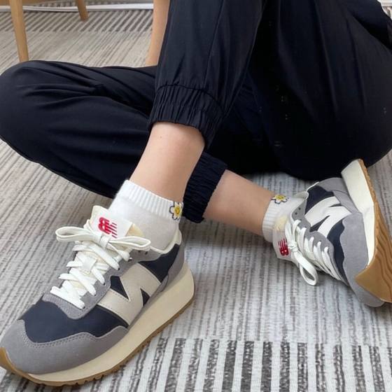 New Balance 237 Anti-slip, wear-resistant, shock-absorbing and breathable, trendy retro sports shoes MS237SC
New Balance 237 Anti-slip, wear-resistant, shock-absorbing and breathable, trendy retro sports shoes MS237SC