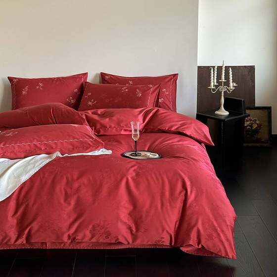 Class A 60 pure cotton wedding four-piece set, cotton jacquard big red quilt cover, bed sheet, wedding quilt cover, wedding room quilt cover 
Class A 60 pure cotton wedding four-piece set, cotton jacquard big red quilt cover, bed sheet, wedding quilt cover, wedding room quilt cover