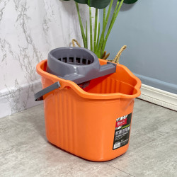 Larger and thickened plastic F floor mop bucket household old-fashioned pulley hand-pressed mop bucket drain bucket cloth bucket mopping the floor Larger and thickened plastic F floor mop bucket household old-fashioned pulley hand-pressed mop bucket drain bucket cloth bucket mopping the floor