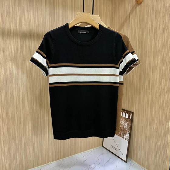 2023 autumn round neck striped jacquard sweater short-sleeved T-shirt men's contrasting color trendy men's hair t-bottomed shirt
2023 autumn round neck striped jacquard sweater short-sleeved T-shirt men's contrasting color trendy men's hair t-bottomed shirt