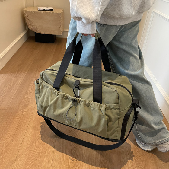 Large capacity portable short-distance duffle bag for women travel bag for men travel bag for travel bag for delivery storage for outing luggage bag
Large capacity portable short-distance duffle bag for women travel bag for men travel bag for travel bag for delivery storage for outing luggage bag