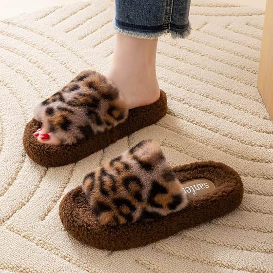 2025 Autumn and Winter Internet celebrity leopard print fashionable versatile fleece slippers for women wearing flip flops and thick-soled cotton slippers
2025 Autumn and Winter Internet celebrity leopard print fashionable versatile fleece slippers for women wearing flip flops and thick-soled cotton slippers