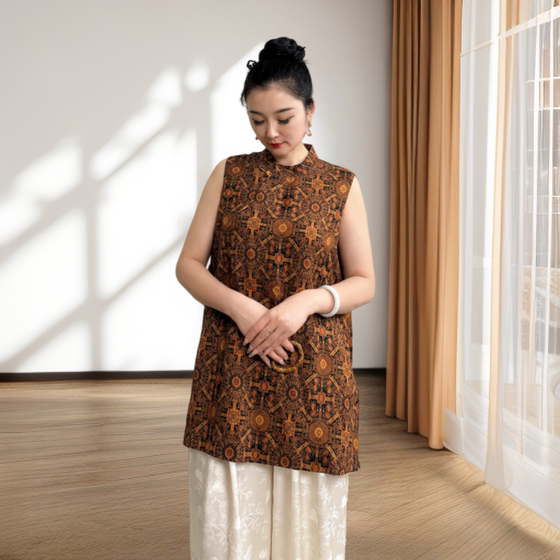 New Chinese style sleeveless women's clothing 100% mulberry silk fragrance cloud yarn summer versatile modified cheongsam collar top
New Chinese style sleeveless women's clothing 100% mulberry silk fragrance cloud yarn summer versatile modified cheongsam collar top