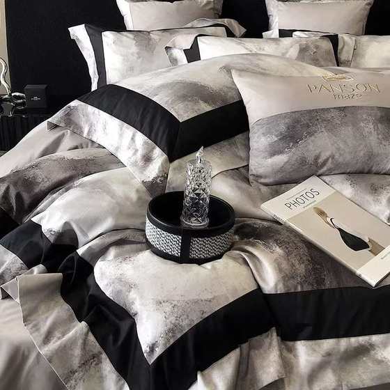 Class A light luxury style 100S long-staple cotton four-piece set with high-end digital printing pure cotton quilt cover bedding 
Class A light luxury style 100S long-staple cotton four-piece set with high-end digital printing pure cotton quilt cover bedding