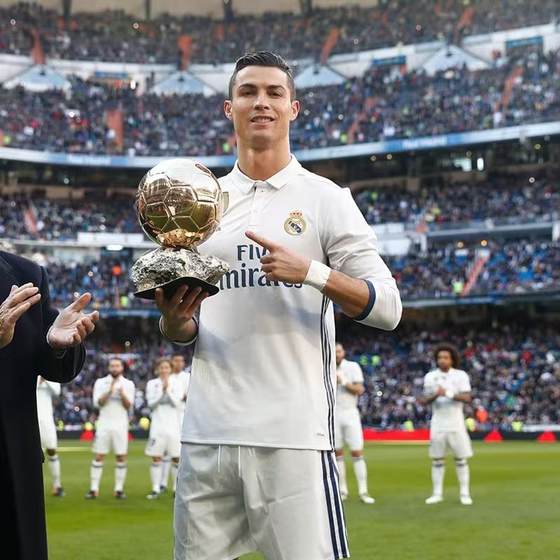 1617 Real Madrid jersey No. 7 at home Ronaldo's same style as Champions League Modric No. 19 genuine Ramos football uniform
1617 Real Madrid jersey No. 7 at home Ronaldo's same style as Champions League Modric No. 19 genuine Ramos football uniform