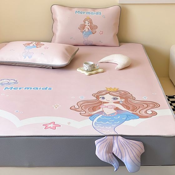 Class A summer cartoon ice silk mat three-piece set cute three-dimensional printed air conditioning mat can be washed with machine bed cover
Class A summer cartoon ice silk mat three-piece set cute three-dimensional printed air conditioning mat can be washed with machine bed cover