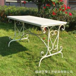 Modern simple metal iron solid wood table vintage balcony leisure tea table outdoor table chair courtyard garden table furniture Modern simple metal iron solid wood table vintage balcony leisure tea table outdoor table chair courtyard garden table furniture