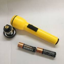 Vintage flashlight 2-section No. 5 battery for home durable power outage emergency lighting for students and elderly people get up at night and portable outdoors Vintage flashlight 2-section No. 5 battery for home durable power outage emergency lighting for students and elderly people get up at night and portable outdoors