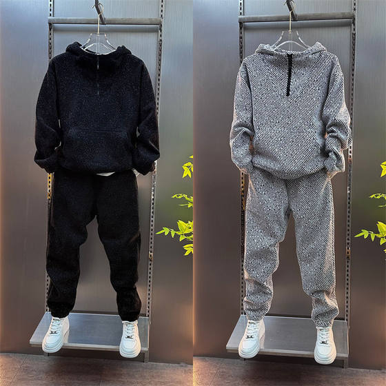 Spring and Autumn new hooded casual sports suit men's fashion trendy brand loose and handsome spliced sweatshirt and trousers two-piece set
Spring and Autumn new hooded casual sports suit men's fashion trendy brand loose and handsome spliced sweatshirt and trousers two-piece set