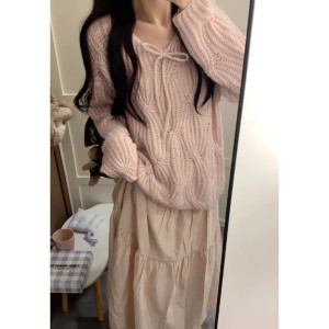 A beautiful Korean early autumn atmosphere outfit pink V-neck lace sweater women's lazy style sweater top A beautiful Korean early autumn atmosphere outfit pink V-neck lace sweater women's lazy style sweater top