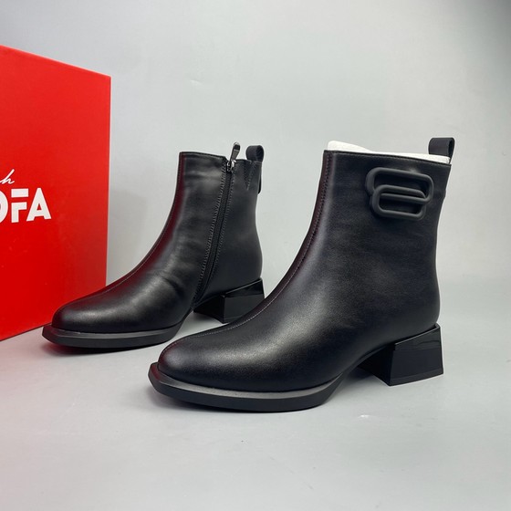 Exported to Russia single genuine leather waterproof women's boots thick heel short boots women's boots side zipper fashion plus velvet warm cotton boots
Exported to Russia single genuine leather waterproof women's boots thick heel short boots women's boots side zipper fashion plus velvet warm cotton boots