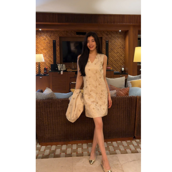 N.COU Niko Spring 25 New Light Luxury Fashion Temperature Heavy Industry Nail Diamond Small Flavor Style Jacket Dress Set
N.COU Niko Spring 25 New Light Luxury Fashion Temperature Heavy Industry Nail Diamond Small Flavor Style Jacket Dress Set