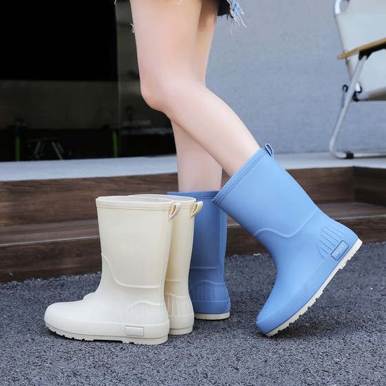 Jundeng rain boots women's non-slip kitchen fashionable mid-tube rain boots waterproof and odorproof water shoes wear-resistant plus velvet removable rubber shoes
Jundeng rain boots women's non-slip kitchen fashionable mid-tube rain boots waterproof and odorproof water shoes wear-resistant plus velvet removable rubber shoes