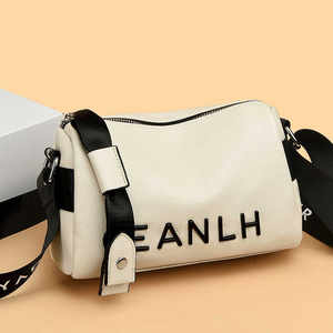 Bags Women's 2024 New Genuine Leather Belt Bags Niche Versatile Soft Leather Shoulder Crossbody Cowhide Women's Pillow Bag 
Bags Women's 2024 New Genuine Leather Belt Bags Niche Versatile Soft Leather Shoulder Crossbody Cowhide Women's Pillow Bag