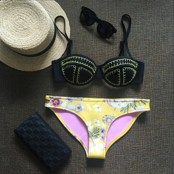 Bikinis sexy tube top gathers printed steel ring big breast set black beach vacation Australian swimsuit female female Bikinis sexy tube top gathers printed steel ring big breast set black beach vacation Australian swimsuit female female
