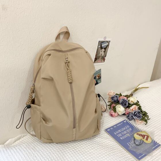 Japanese high school student schoolbag female junior high school student backpack 2025 new style college student simple travel backpack computer bag 
Japanese high school student schoolbag female junior high school student backpack 2025 new style college student simple travel backpack computer bag