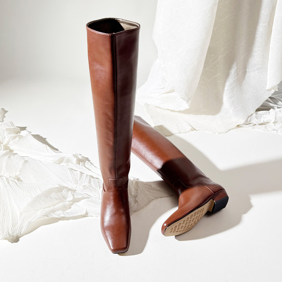 Lotus Mansion 2025 winter European and American women's boots fashion piles of boots thick heel square toe but knee versatile fashion boots
Lotus Mansion 2025 winter European and American women's boots fashion piles of boots thick heel square toe but knee versatile fashion boots