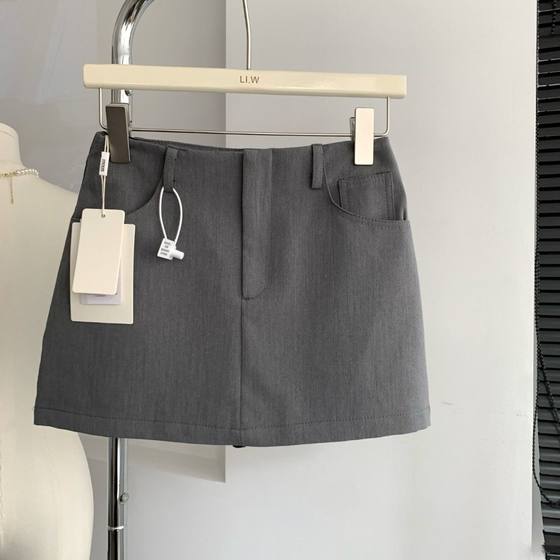 Gray suit skirt for women casual slim summer new temperament A-line skirt design sense fashionable versatile short skirt
Gray suit skirt for women casual slim summer new temperament A-line skirt design sense fashionable versatile short skirt