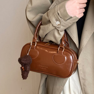 Carrying bags for women when going out 2025 new crossbody bag high-end texture popular Maillard bowling shoulder bag 
Carrying bags for women when going out 2025 new crossbody bag high-end texture popular Maillard bowling shoulder bag