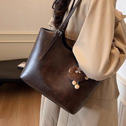 High-End Retro Bag for Women, Popular in Summer 2025, Versatile Shoulder Bag with Texture, Large Capacity Tote Bag High-End Retro Bag for Women, Popular in Summer 2025, Versatile Shoulder Bag with Texture, Large Capacity Tote Bag