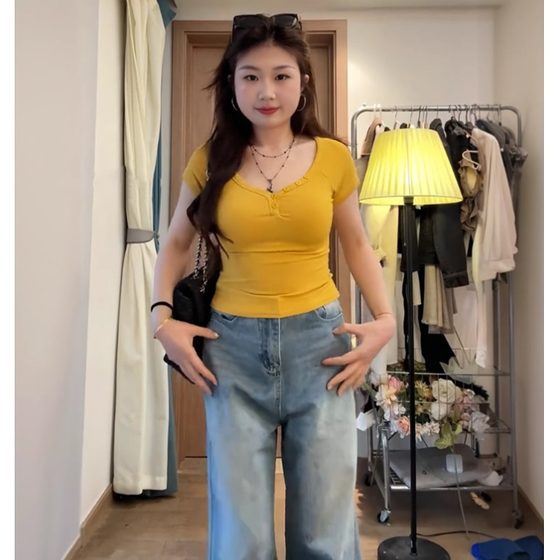 Large size pure hot girl peach heart collar straight shoulder short sleeve T-shirt for women in summer new fat mm slim slim short top
Large size pure hot girl peach heart collar straight shoulder short sleeve T-shirt for women in summer new fat mm slim slim short top