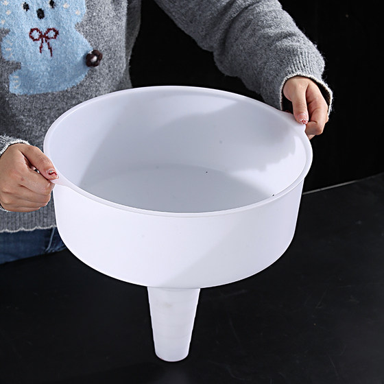 Thickened large diameter funnel large thickened industrial funnel wide under large oil leakage fast flow rate
Thickened large diameter funnel large thickened industrial funnel wide under large oil leakage fast flow rate