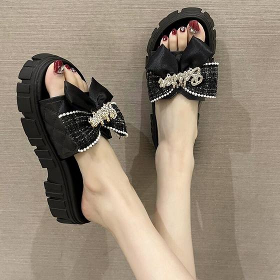 Women's summer outdoor wear fashionable rhinestone bow 2025 new high-rise sponge cake thick-soled beach flip flops
Women's summer outdoor wear fashionable rhinestone bow 2025 new high-rise sponge cake thick-soled beach flip flops