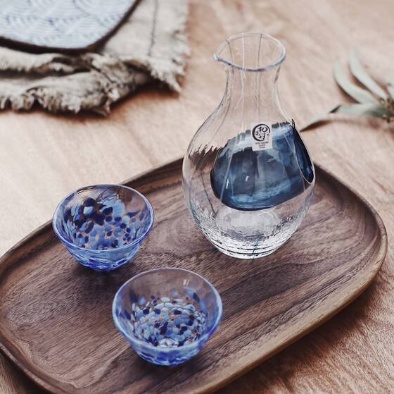 Spot Japanese imported Toyo Sasaki handmade glass Japanese style cold wine pot wine warmer sake wine utensil set
Spot Japanese imported Toyo Sasaki handmade glass Japanese style cold wine pot wine warmer sake wine utensil set