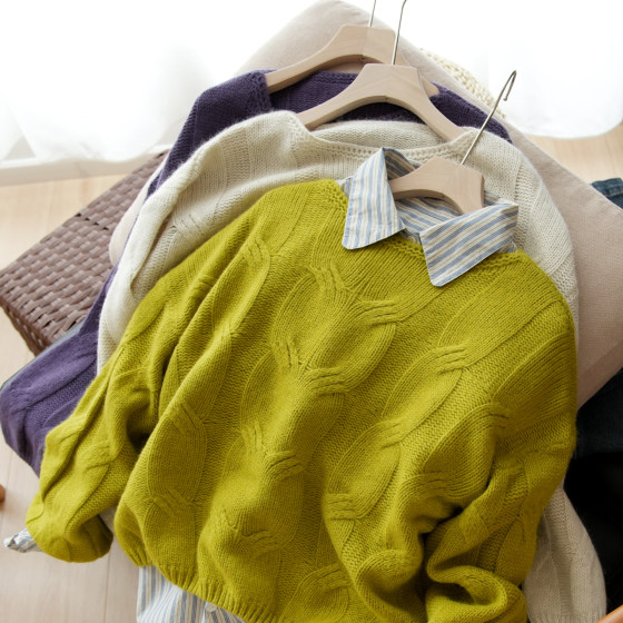 Off-season benefits are not helpful. Women's round neck twist tops. Loose long-sleeved sweaters and sweaters. Contains wool. Autumn and winter. 
Off-season benefits are not helpful. Women's round neck twist tops. Loose long-sleeved sweaters and sweaters. Contains wool. Autumn and winter.