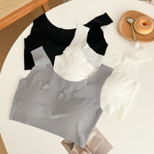 Stainless ice silk underwear girl's steel ringless bra student sports breathable and gathered chest vest style thin summer style 
Stainless ice silk underwear girl's steel ringless bra student sports breathable and gathered chest vest style thin summer style