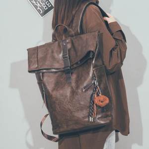 Soft leather backpack for men 2025 new fashion large capacity simple retro college student schoolbag women travel backpack trend 
Soft leather backpack for men 2025 new fashion large capacity simple retro college student schoolbag women travel backpack trend