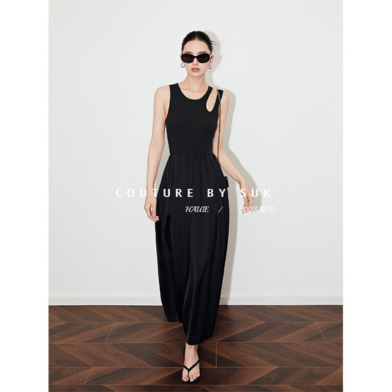 SUK temperament beauty! 2025 new summer long skirt sleeveless spliced round neck waist-hugging dress for women
SUK temperament beauty! 2025 new summer long skirt sleeveless spliced round neck waist-hugging dress for women