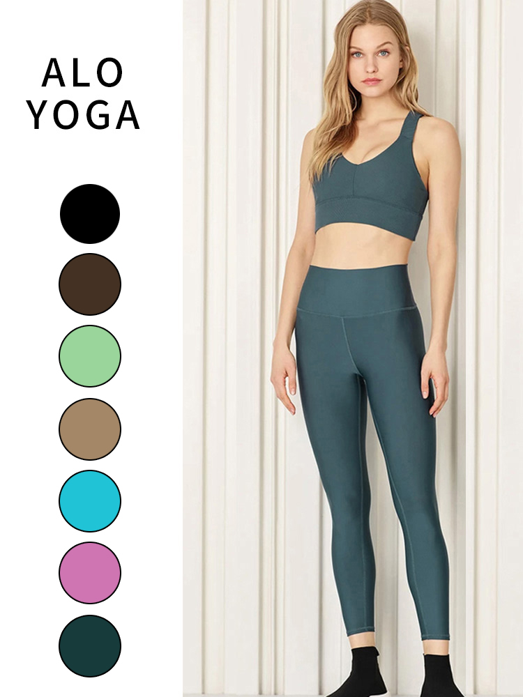 Qizlar yigitlarning xorozlarini kokraklari bilan silkitadilar