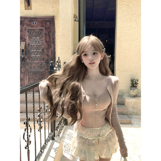 25/fw umbrella shattered diamond Count tea powder knitted cardigan butterfly v-neck suspender gentle fashionable suit
25/fw umbrella shattered diamond Count tea powder knitted cardigan butterfly v-neck suspender gentle fashionable suit