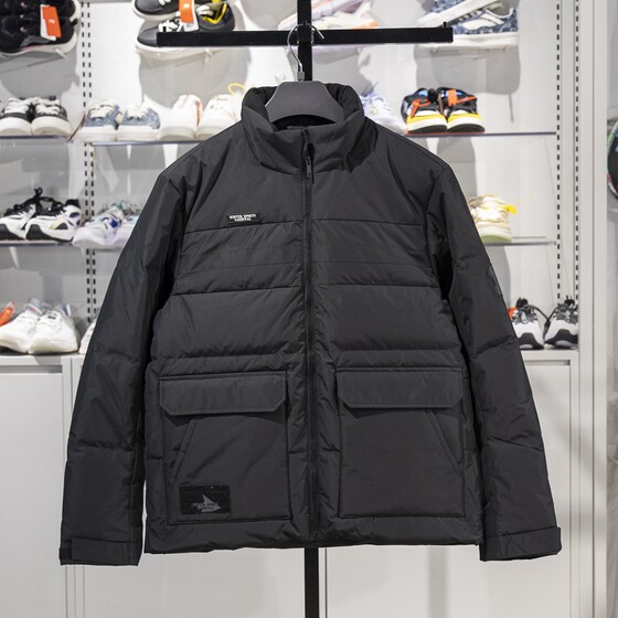Li Ning authentic 2025 spring new men's warm short stand collar sports and casual down jacket AYMU531-3
Li Ning authentic 2025 spring new men's warm short stand collar sports and casual down jacket AYMU531-3