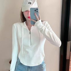 White Cardigan Sweatshirt Jacket for Women with Zipper, Spring and Autumn Style, Slim Fit, Long-Sleeved T-Shirt, Short Hooded Sports Thin Top White Cardigan Sweatshirt Jacket for Women with Zipper, Spring and Autumn Style, Slim Fit, Long-Sleeved T-Shirt, Short Hooded Sports Thin Top
